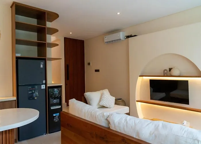 Modern 1br Pool With Balcony In North Canggu Ferienhaus *